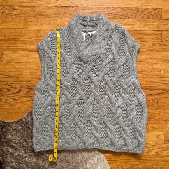 LUNYA BNWT Lofty Wool Cable Knit Sweater Vest in Nod Grey Size L/XL - Picture 7 of 11